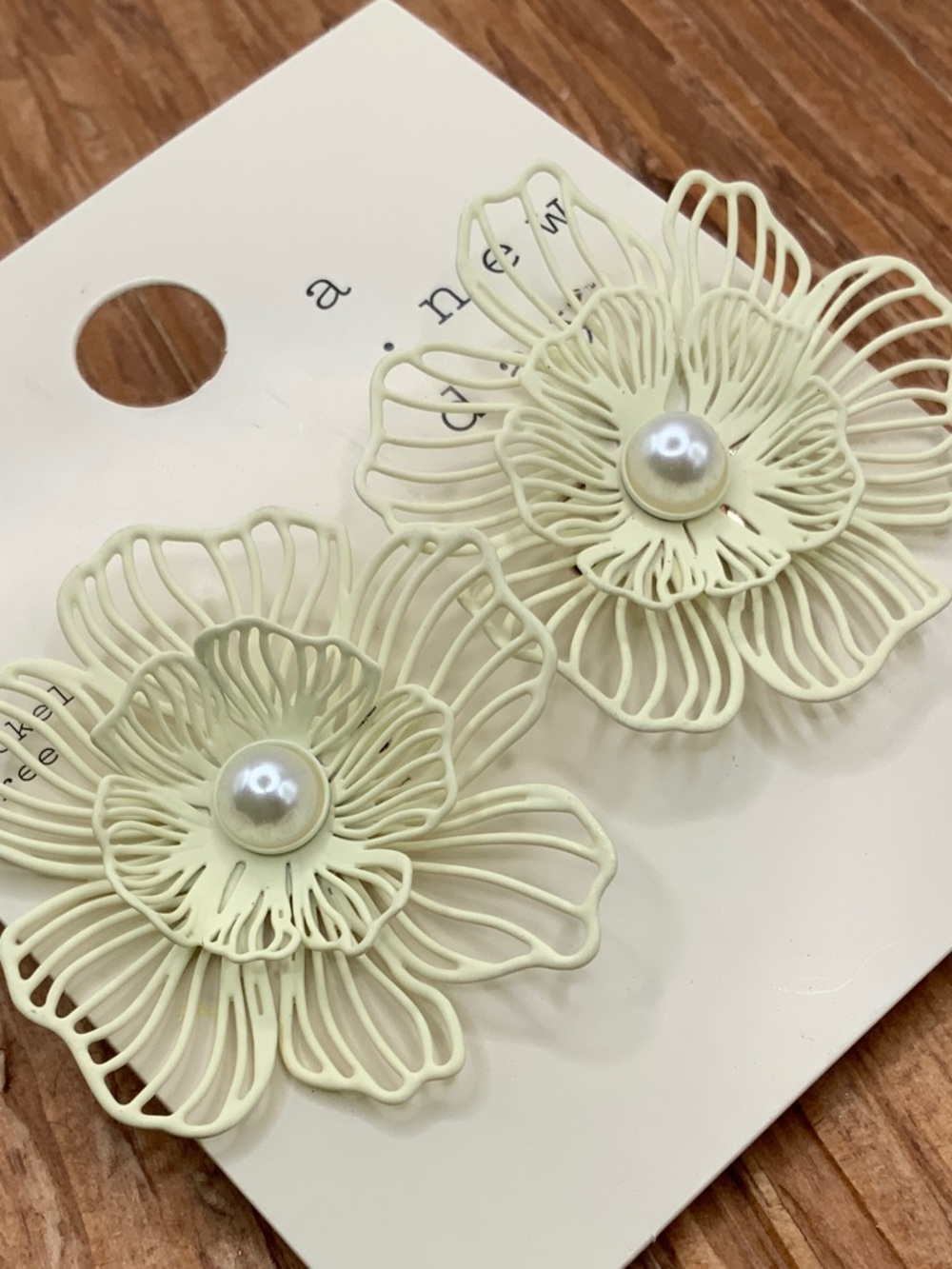 A.New Day White Floral Cut Out Petals Pearl Center Stud Earrings